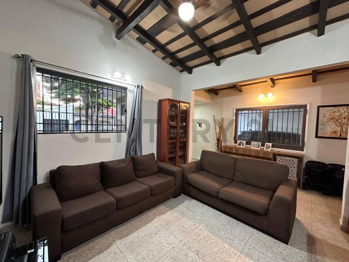 VENDO HERMOSA CASA EN ZONA CENTRICA DE ASUNCION - imagen 5