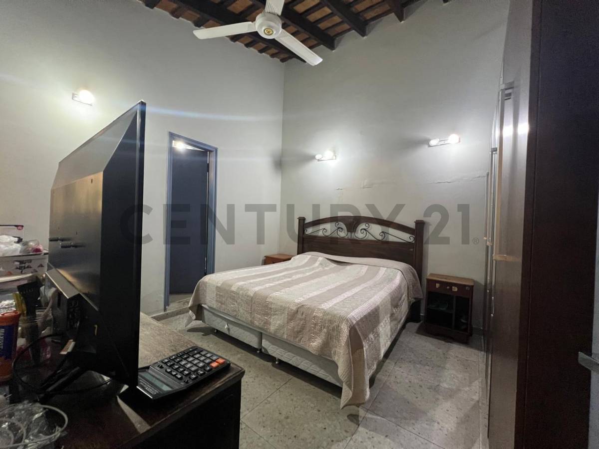 VENDO HERMOSA CASA EN ZONA CENTRICA DE ASUNCION - imagen 6