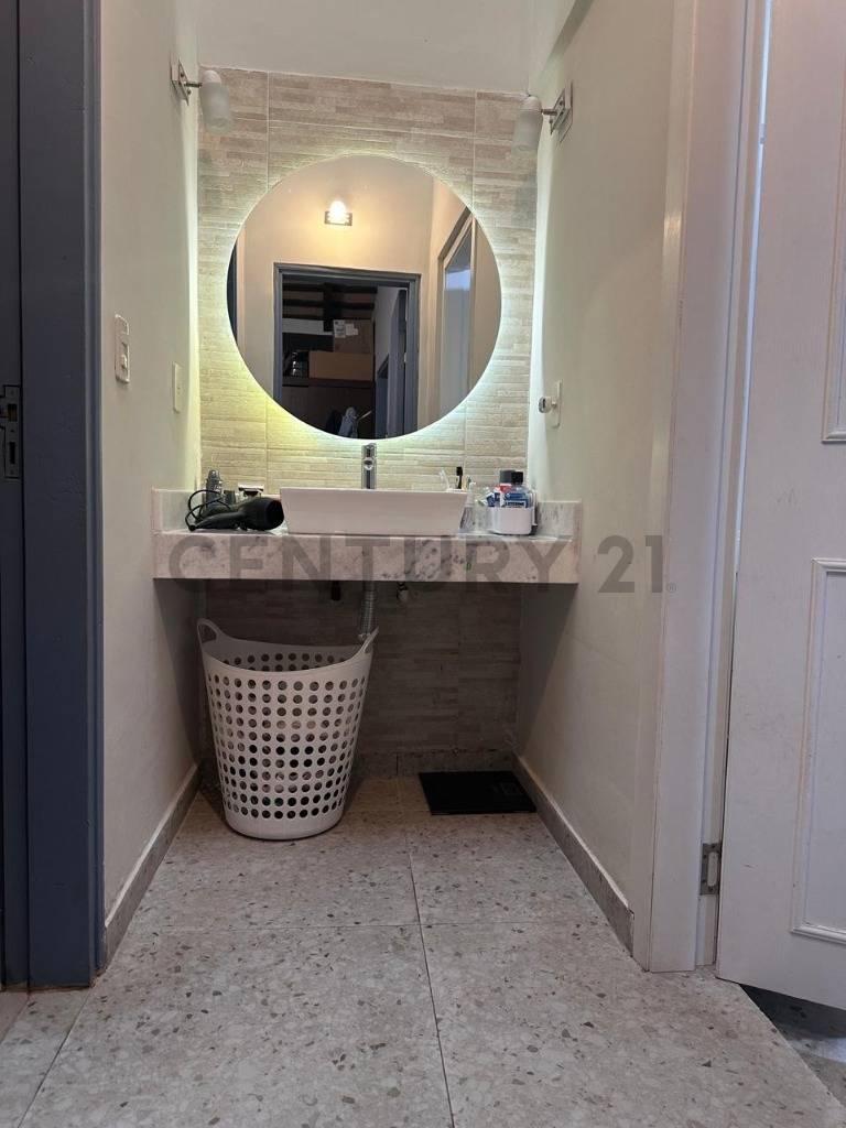 VENDO HERMOSA CASA EN ZONA CENTRICA DE ASUNCION - imagen 12