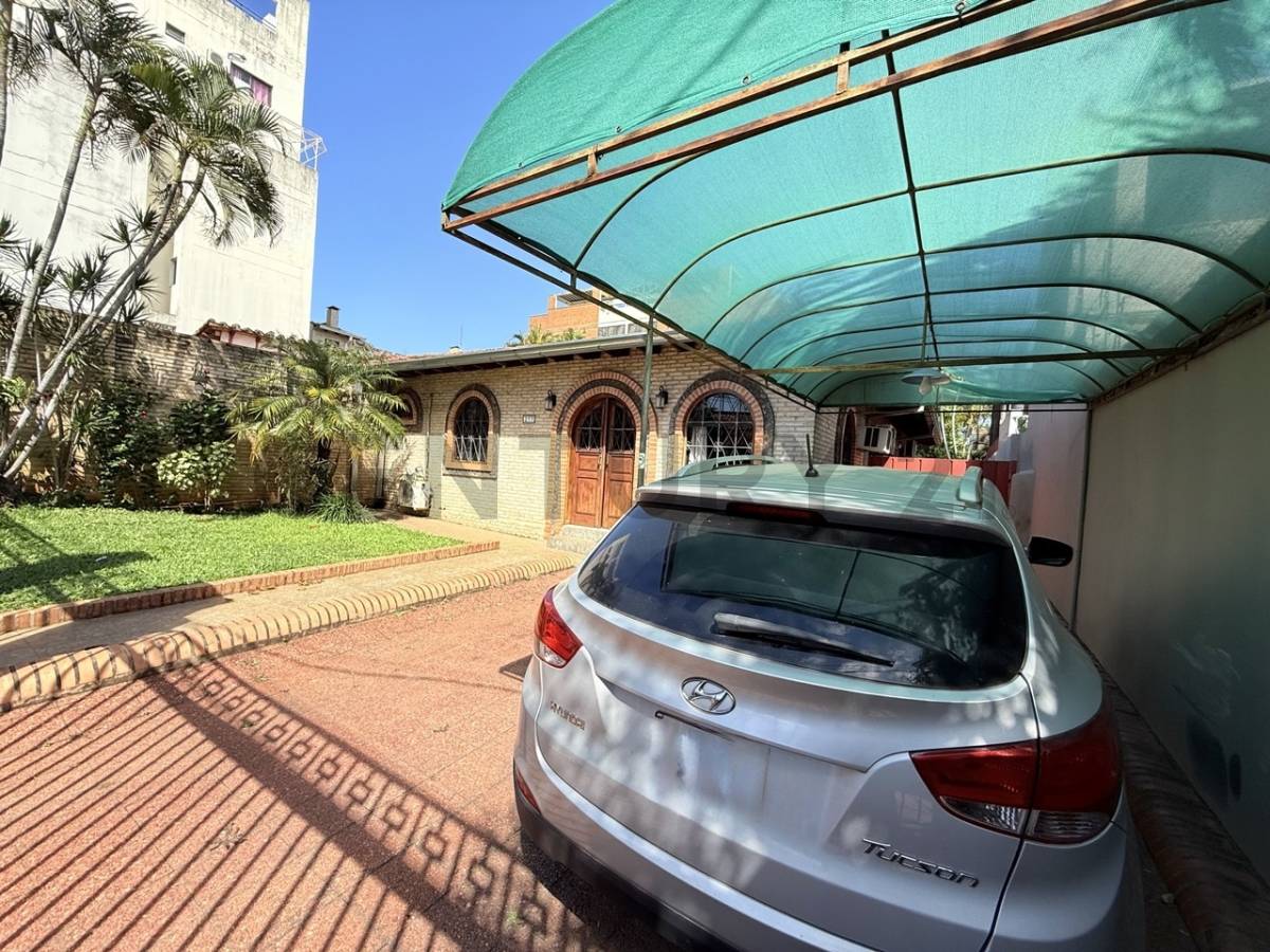 Propiedad sobre Concejal Vargas ideal para vivienda o desarrollo - imagen 3