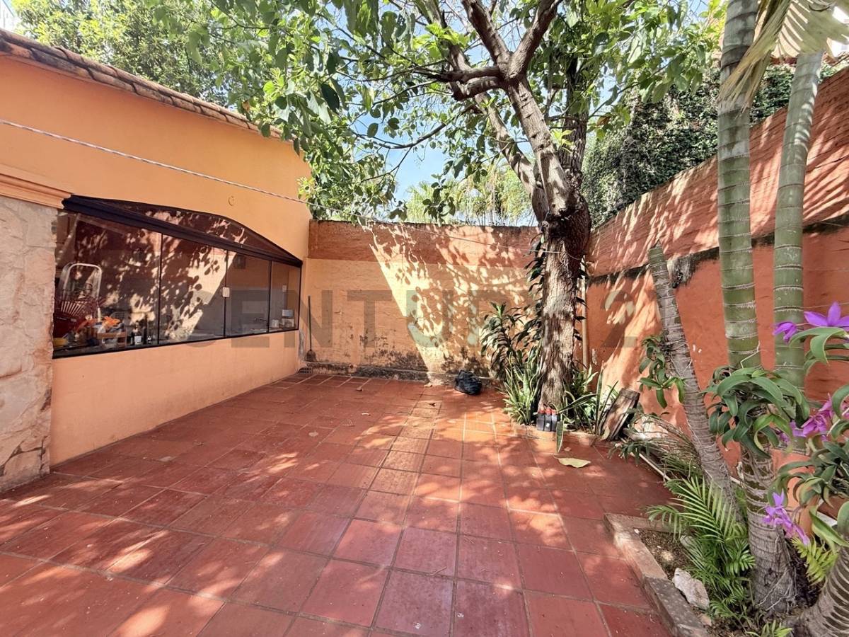 Propiedad sobre Concejal Vargas ideal para vivienda o desarrollo - imagen 10