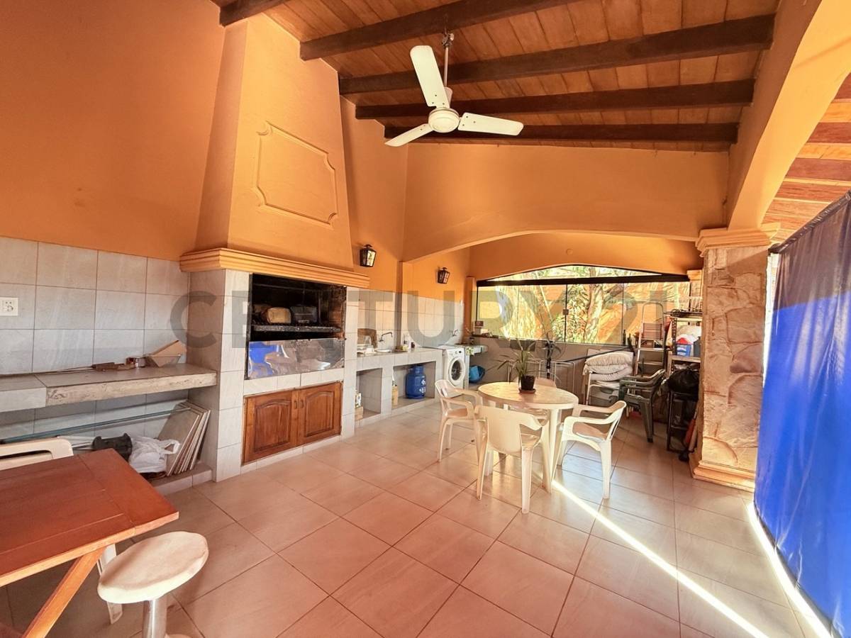 Propiedad sobre Concejal Vargas ideal para vivienda o desarrollo - imagen 22