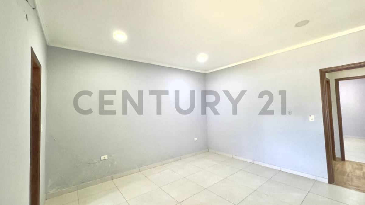VENDO CASA, ZONA HIPÓDROMO- ASUNCIÓN - 13