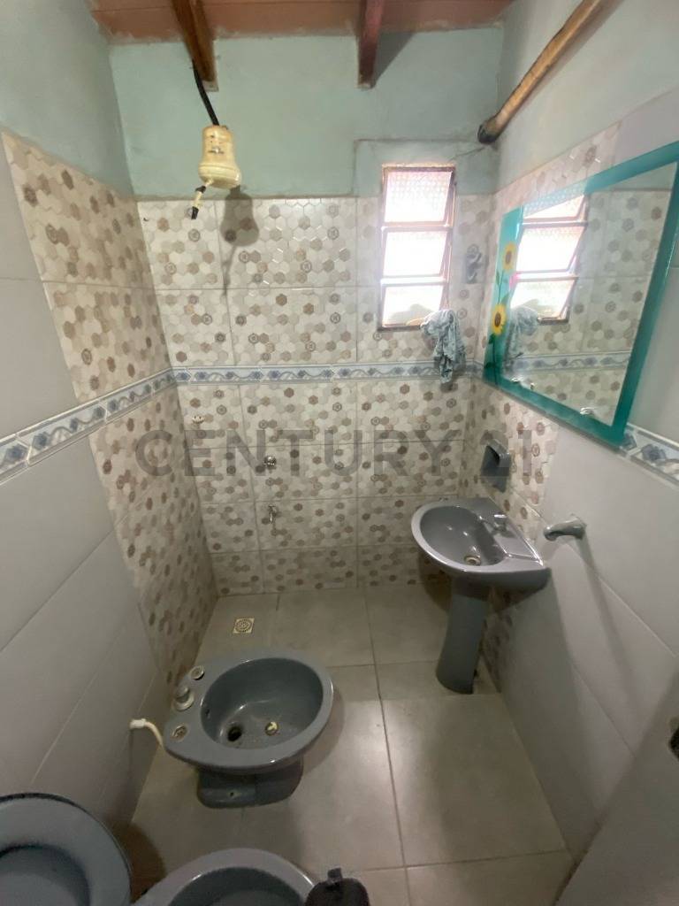 VENDO AMPLIA CASA EN BARRIO HIPODROMO - 6