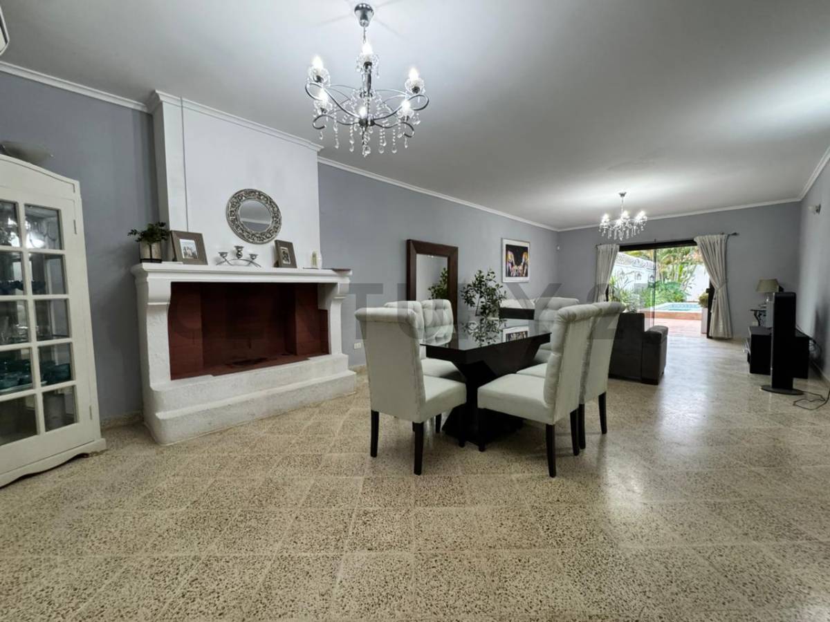 Casa de 4/5 dorm. en Itá Enramada - a 1 cuadra de la Av. Costanera Sur - 7
