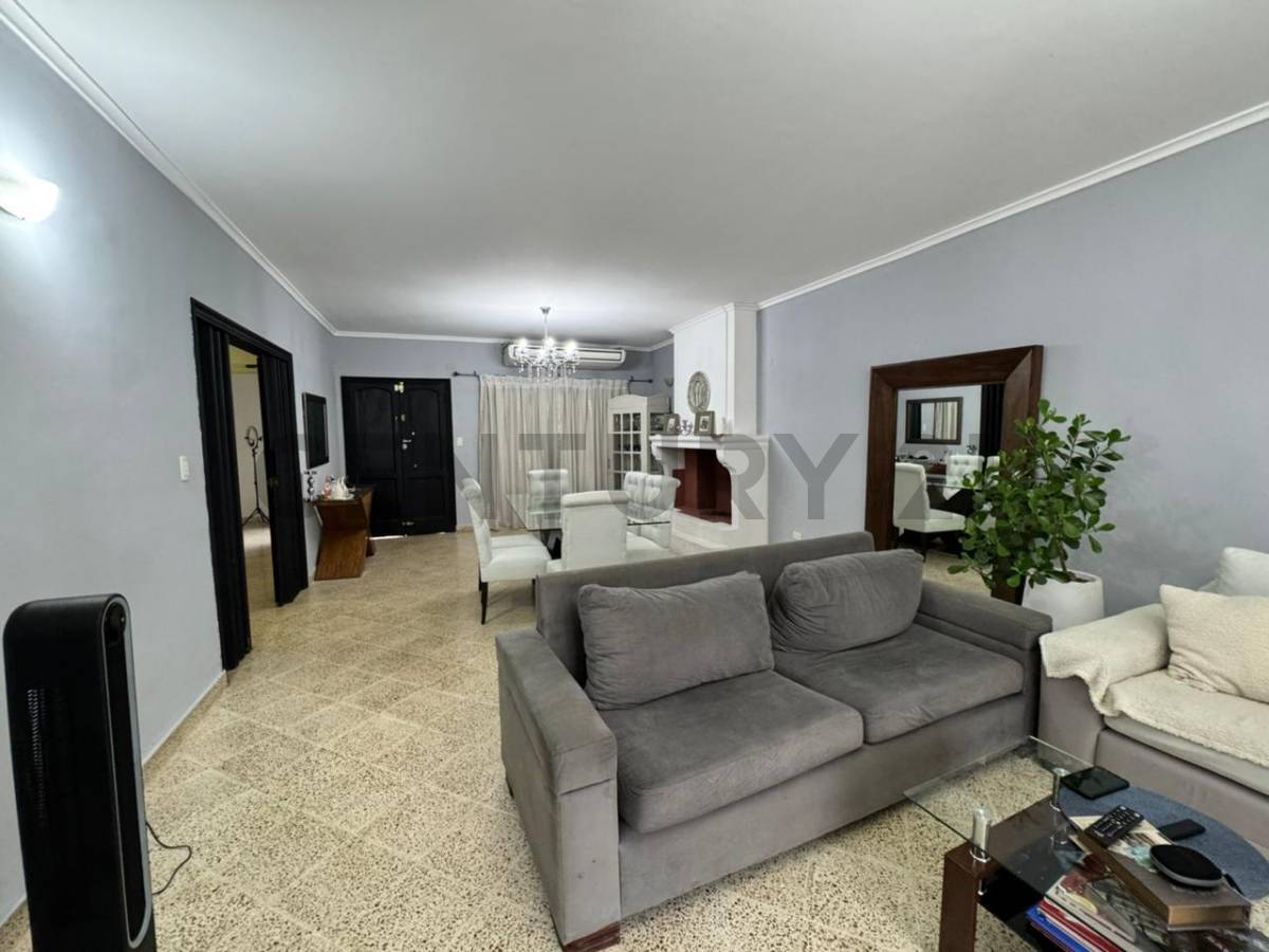 Casa de 4/5 dorm. en Itá Enramada - a 1 cuadra de la Av. Costanera Sur - 9
