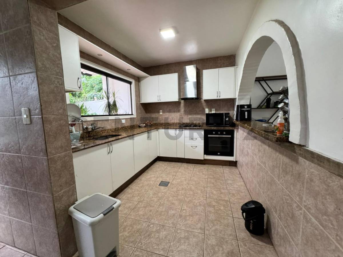 Casa de 4/5 dorm. en Itá Enramada - a 1 cuadra de la Av. Costanera Sur - 11