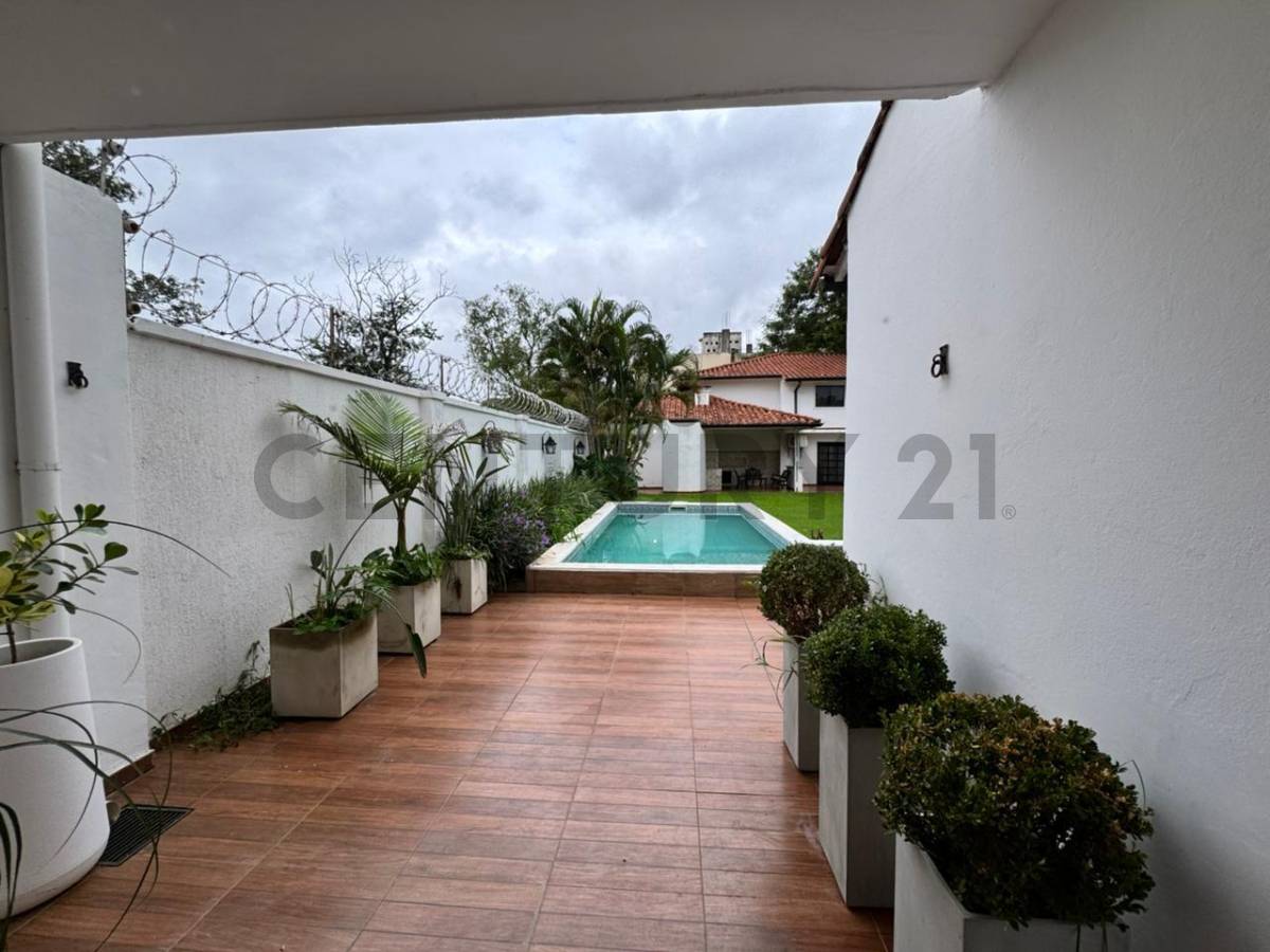 Casa de 4/5 dorm. en Itá Enramada - a 1 cuadra de la Av. Costanera Sur - 19