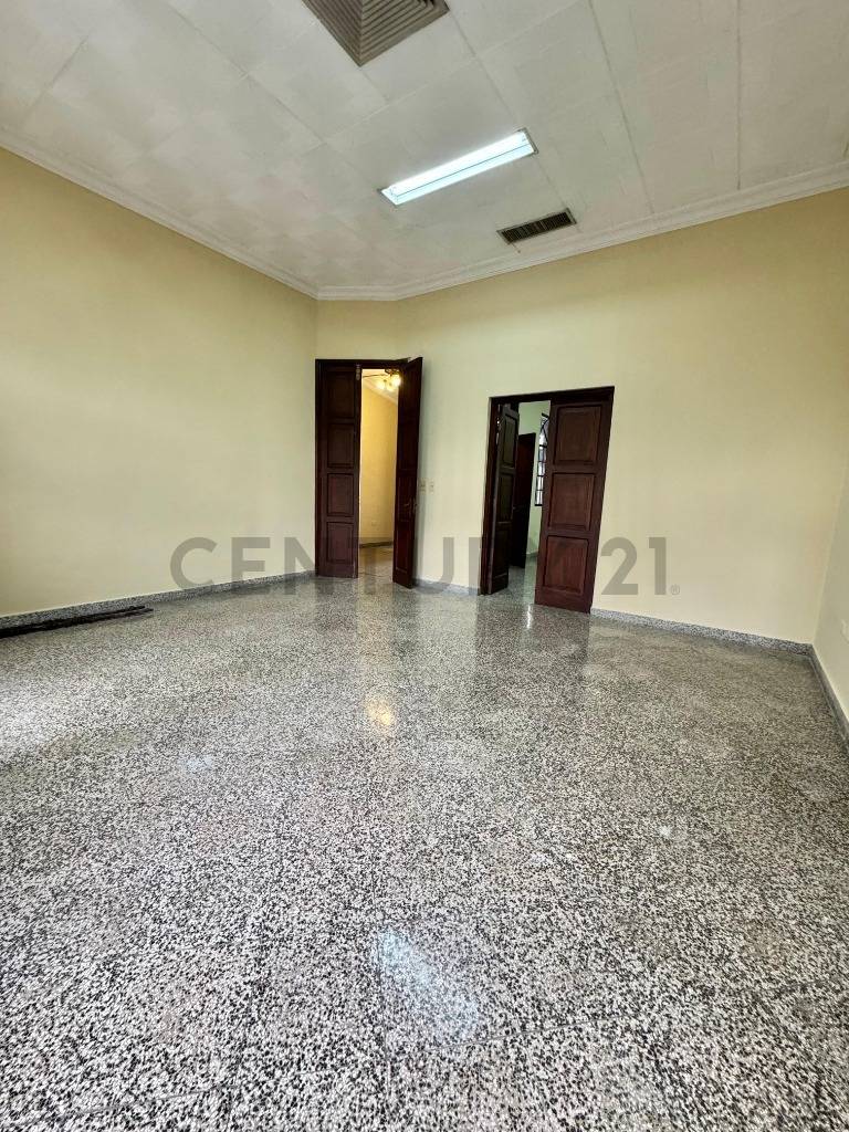 DOS PROPIEDADES JUNTAS | Venta de Casa en La Encarnación, Asunción - 5