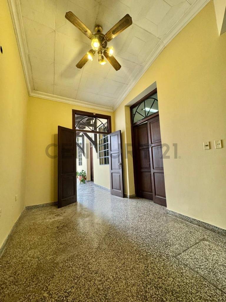DOS PROPIEDADES JUNTAS | Venta de Casa en La Encarnación, Asunción - 6