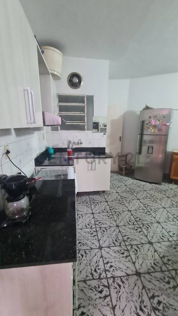 Casa en Venta en Barrio Las Lomas – Amplio Terreno frente a Plaza - imagen 7