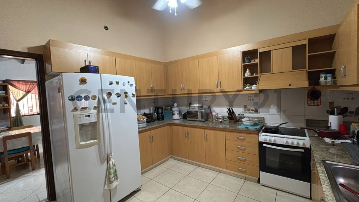 Vendo casa en barrio Las Lomas - imagen 8