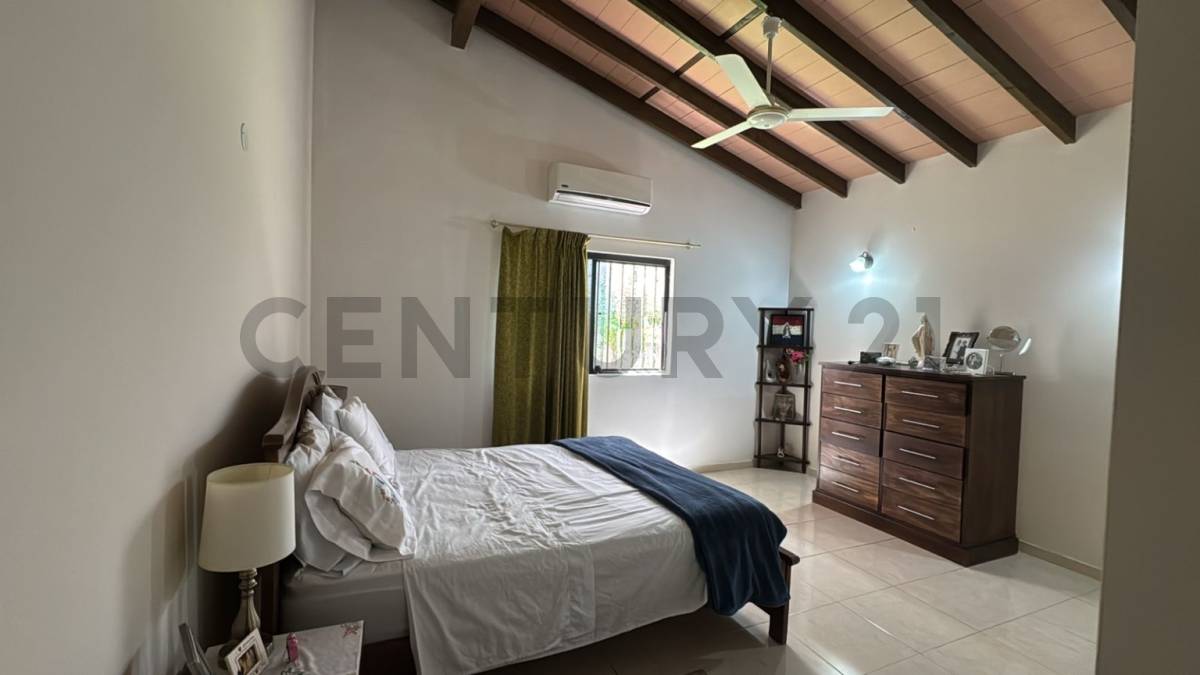 Vendo casa en barrio Las Lomas - imagen 10