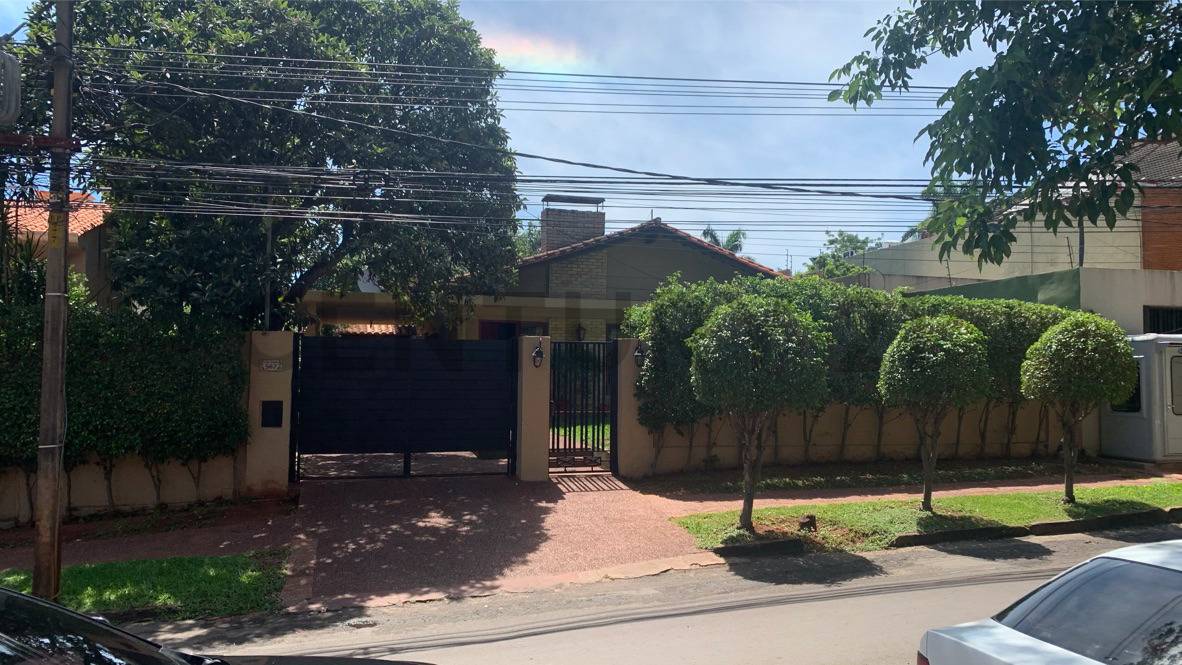 OPORTUNIDAD DE INVERSIÓN - PROPIEDAD EN LAS LOMAS - 1