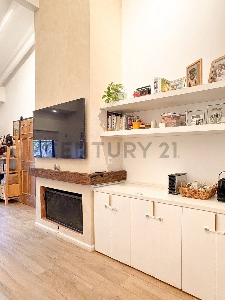EN VENTA - CASA DE ESTILO MEDITERRÁNEO EN BARRIO LAS MERCEDES - 3