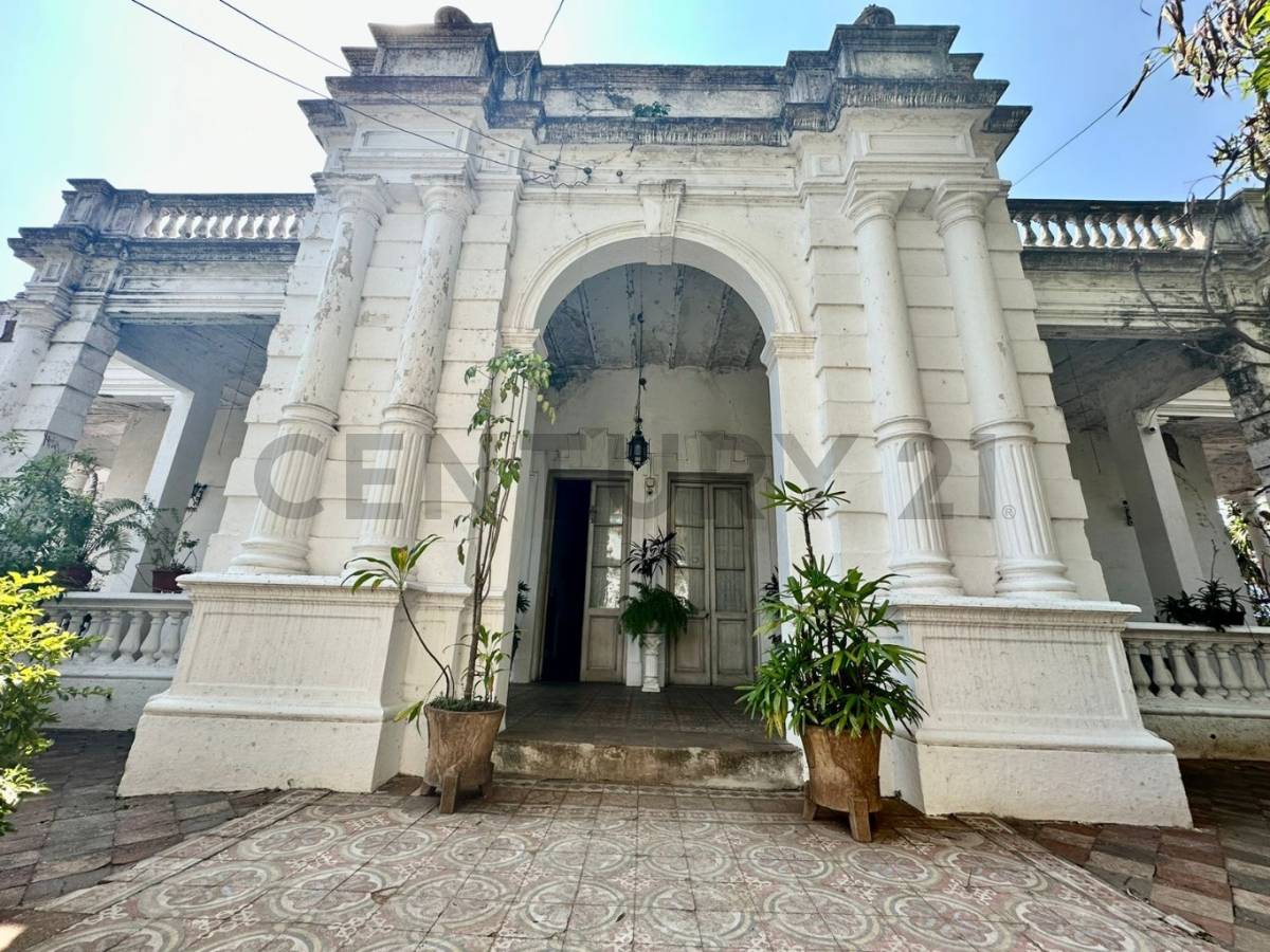 EN VENTA IMPORTANTE RESIDENCIA DECLARADA PATRIMONIO HISTORICO CULTURAL - 1