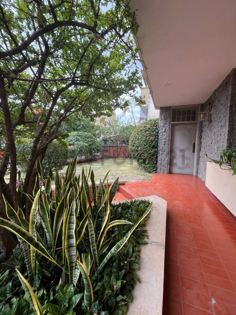 VENDO CASONA EN EL CORAZON DEL BARRIO LAS MERCEDES - 7