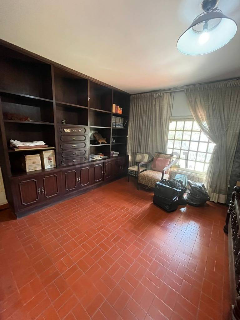 VENDO CASONA EN EL CORAZON DEL BARRIO LAS MERCEDES - 8