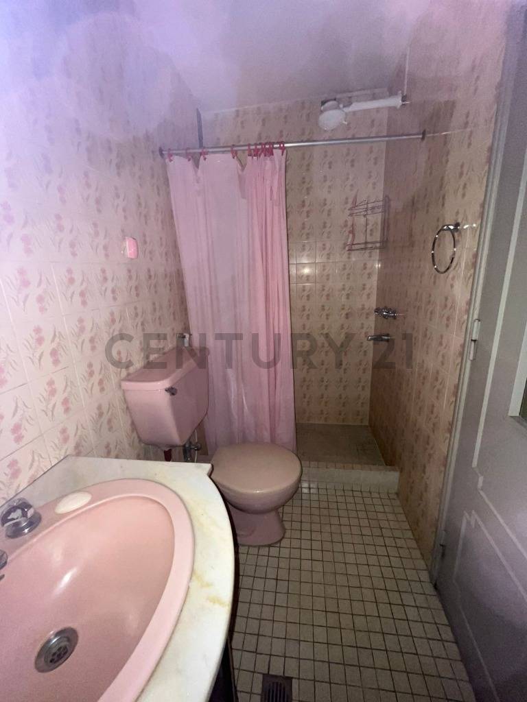 VENDO CASONA EN EL CORAZON DEL BARRIO LAS MERCEDES - 11