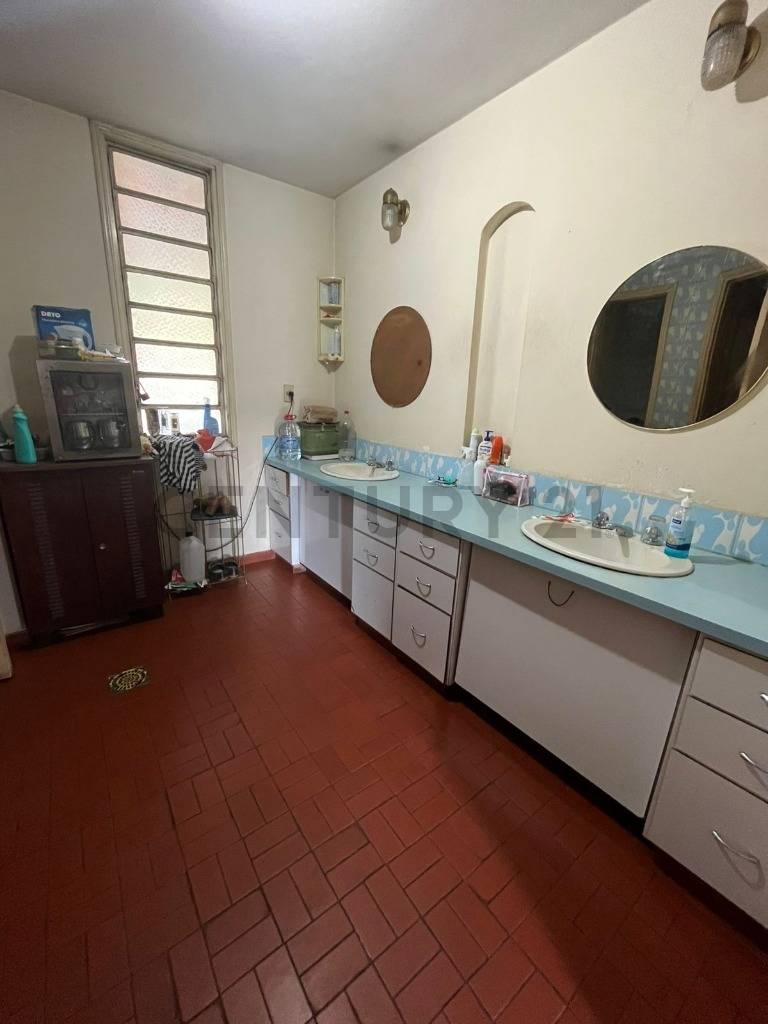VENDO CASONA EN EL CORAZON DEL BARRIO LAS MERCEDES - 20
