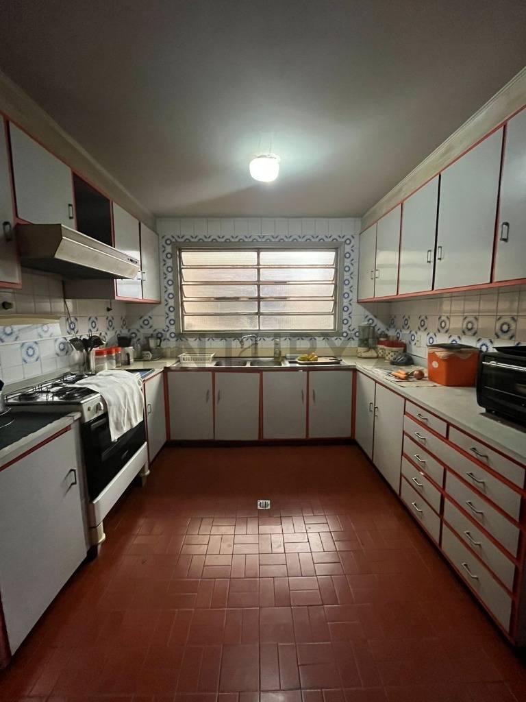 VENDO CASONA EN EL CORAZON DEL BARRIO LAS MERCEDES - 22