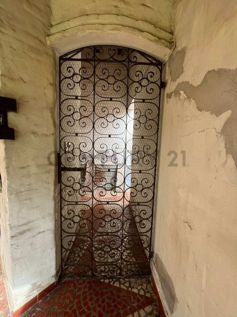VENDO CASONA EN EL CORAZON DEL BARRIO LAS MERCEDES - 25