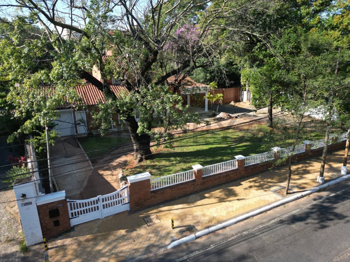 IMPONENTE PROPIEDAD EN VENTA SOBRE MCAL LÓPEZ CON SALIDA DE CALLE A CALLE - imagen 4