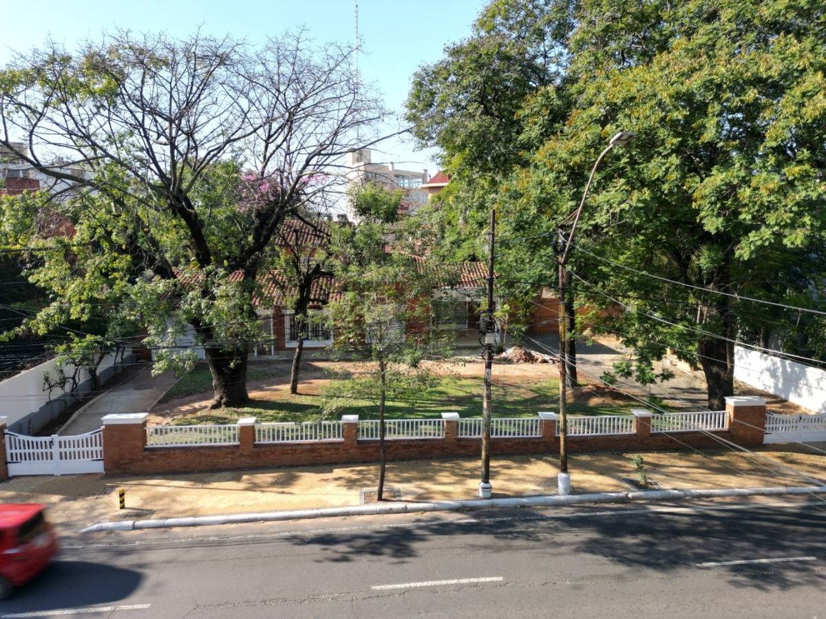IMPONENTE PROPIEDAD EN VENTA SOBRE MCAL LÓPEZ CON SALIDA DE CALLE A CALLE - imagen 5