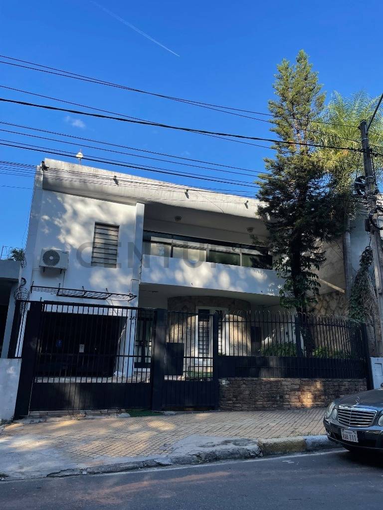 SE VENDE HERMOSA RESIDENCIA EN EL BARRIO LAS MERCEDES - 3