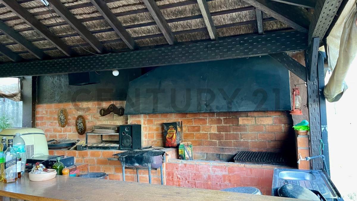 SE VENDE HERMOSA RESIDENCIA EN EL BARRIO LAS MERCEDES - 7