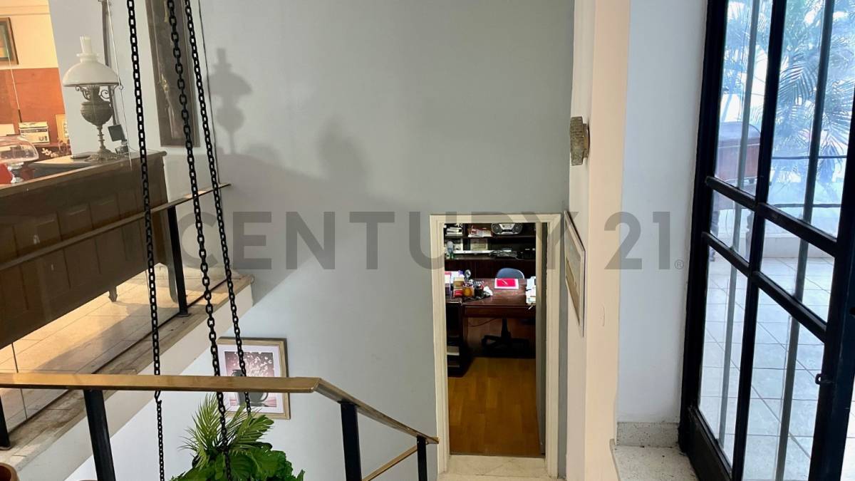 SE VENDE HERMOSA RESIDENCIA EN EL BARRIO LAS MERCEDES - 9