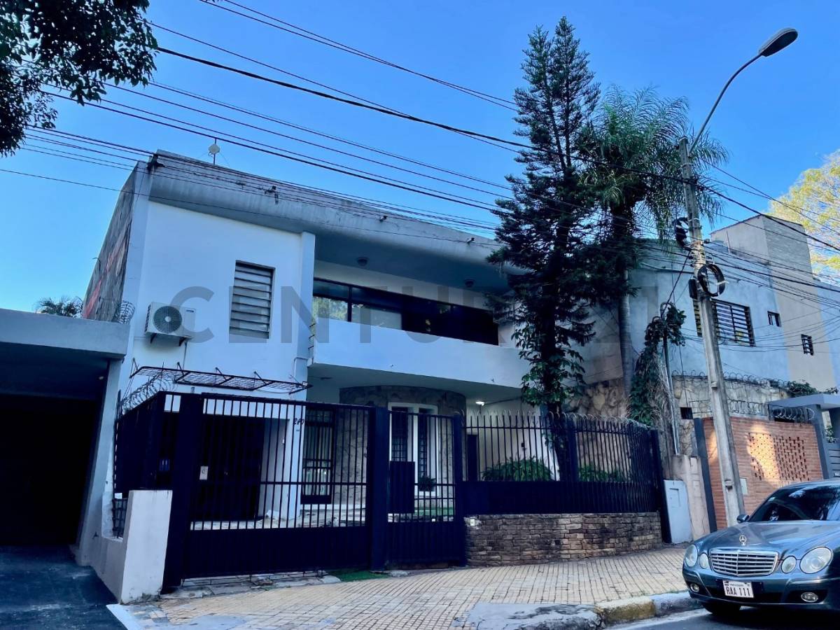 SE VENDE HERMOSA RESIDENCIA EN EL BARRIO LAS MERCEDES - 18