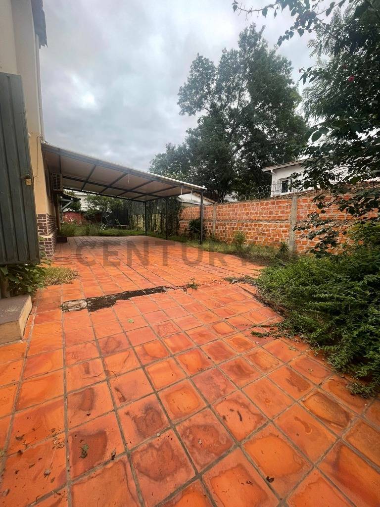 Residencia ideal para remodelacion | Barrio Las Mercedes - imagen 2