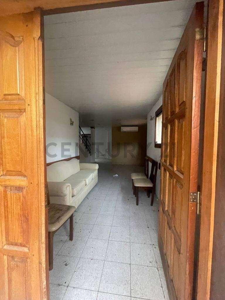 Residencia ideal para remodelacion | Barrio Las Mercedes - imagen 4