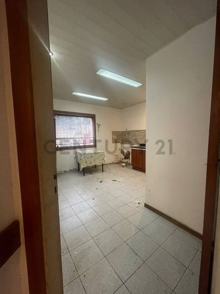 Residencia ideal para remodelacion | Barrio Las Mercedes - imagen 5