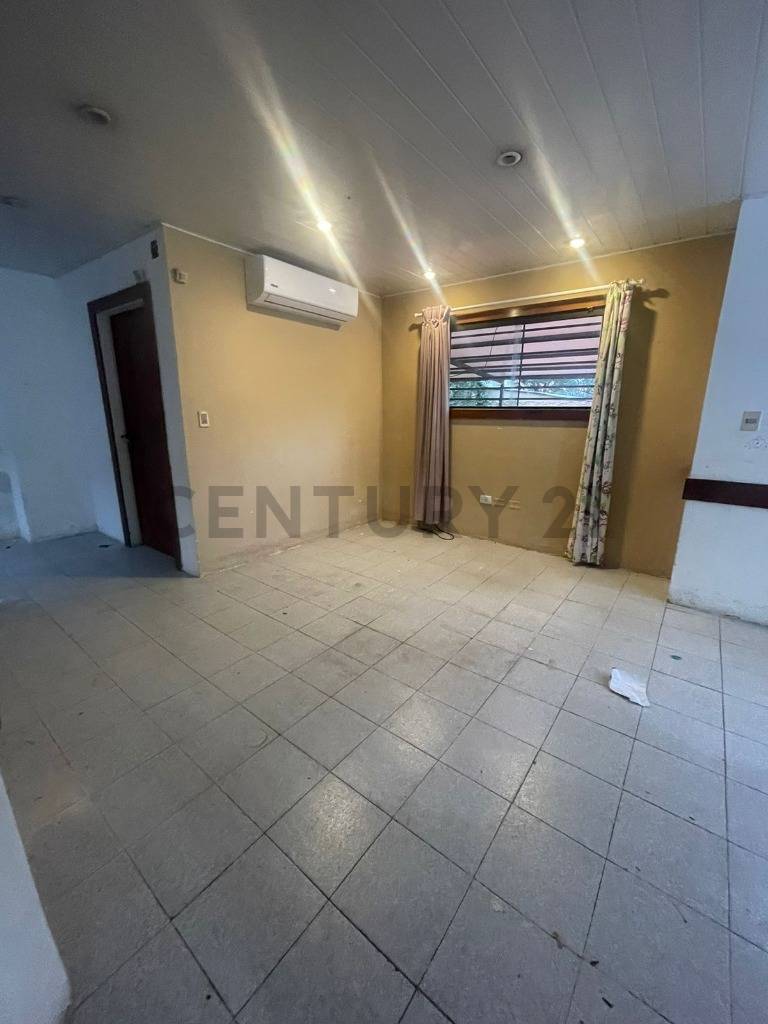 Residencia ideal para remodelacion | Barrio Las Mercedes - imagen 6