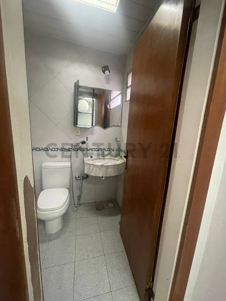 Residencia ideal para remodelacion | Barrio Las Mercedes - imagen 11