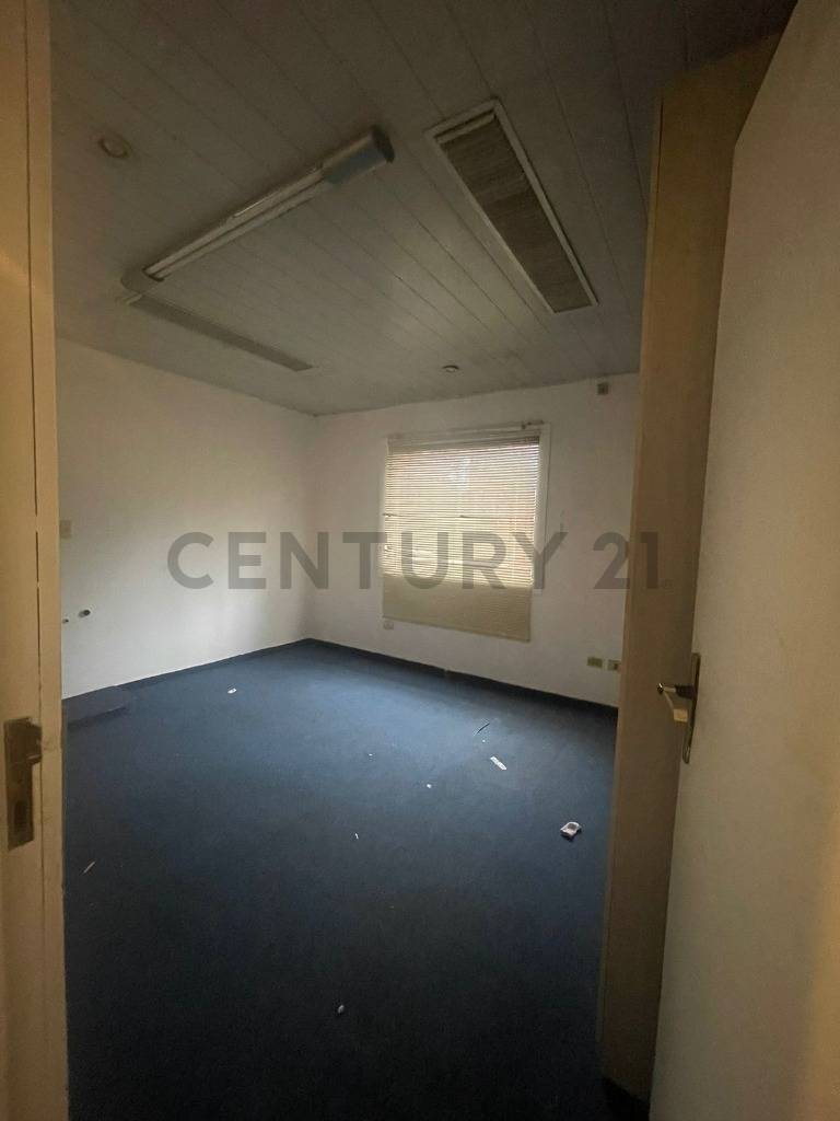Residencia ideal para remodelacion | Barrio Las Mercedes - imagen 12