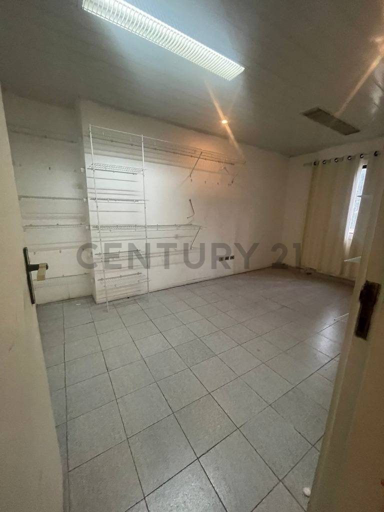 Residencia ideal para remodelacion | Barrio Las Mercedes - imagen 13