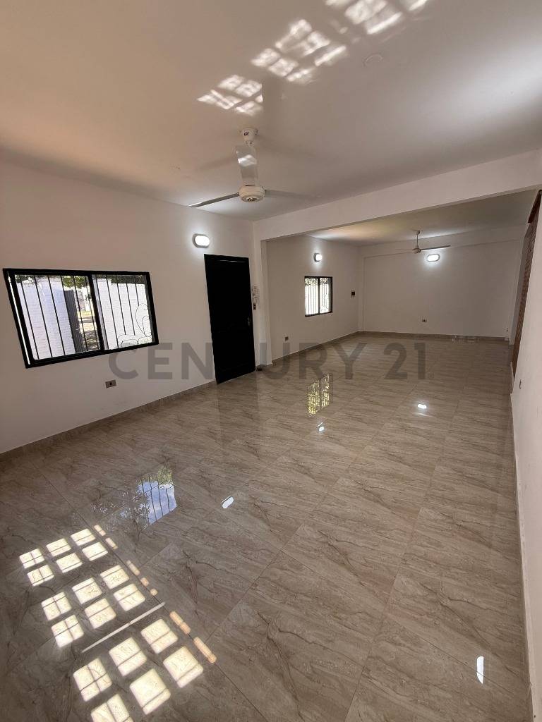 Casa Duplex en venta – Barrio Golondrinas, Loma Pytã - 5