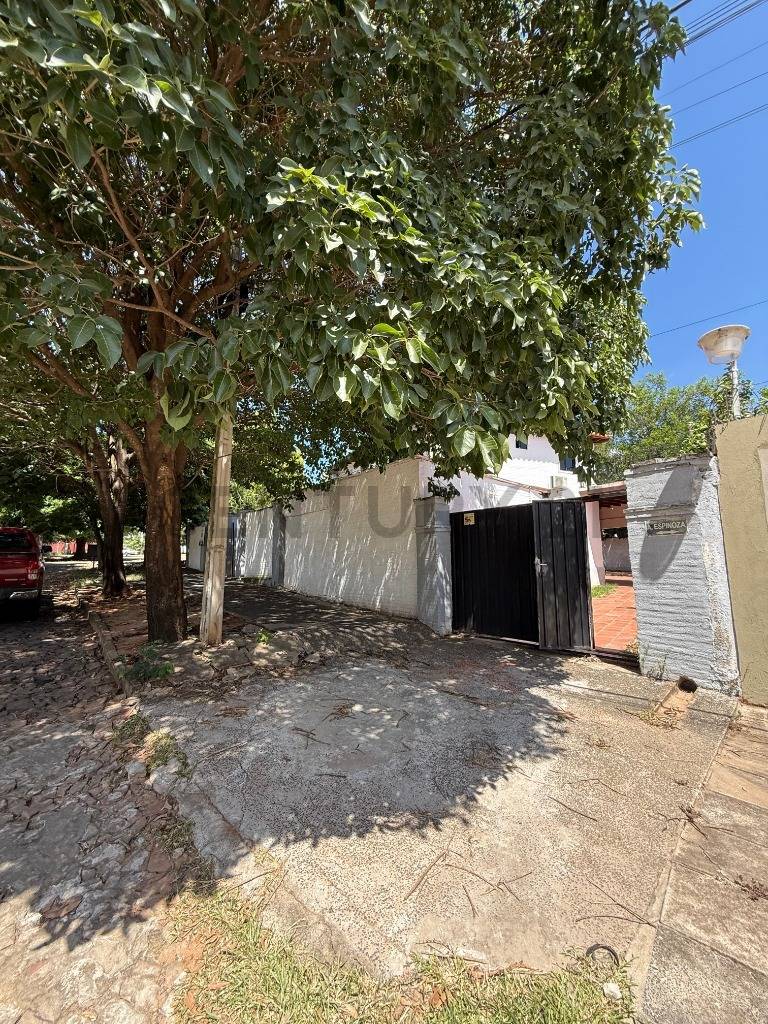 Casa Duplex en venta – Barrio Golondrinas, Loma Pytã - 7