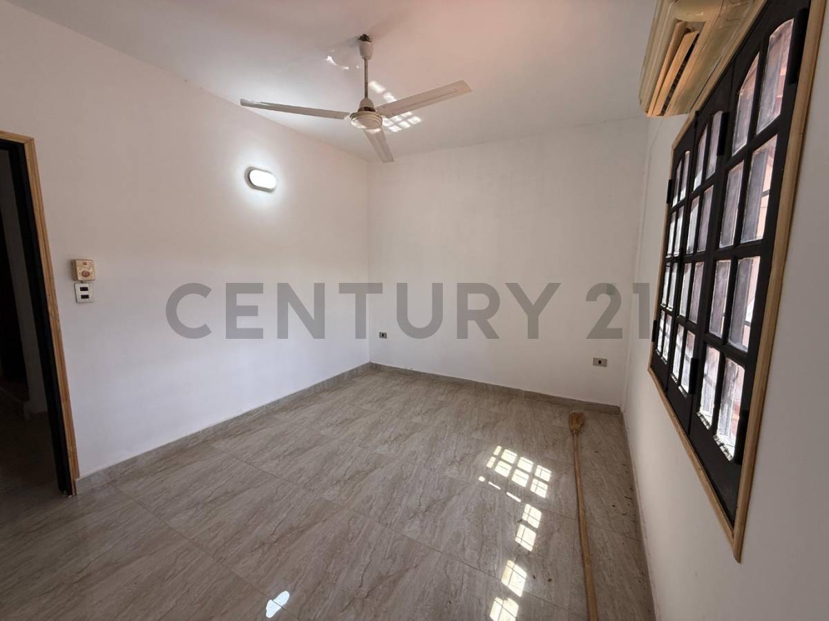 Casa Duplex en venta – Barrio Golondrinas, Loma Pytã - 9