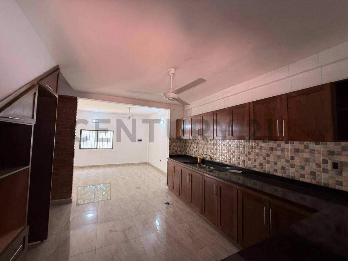 Casa Duplex en venta – Barrio Golondrinas, Loma Pytã - 10