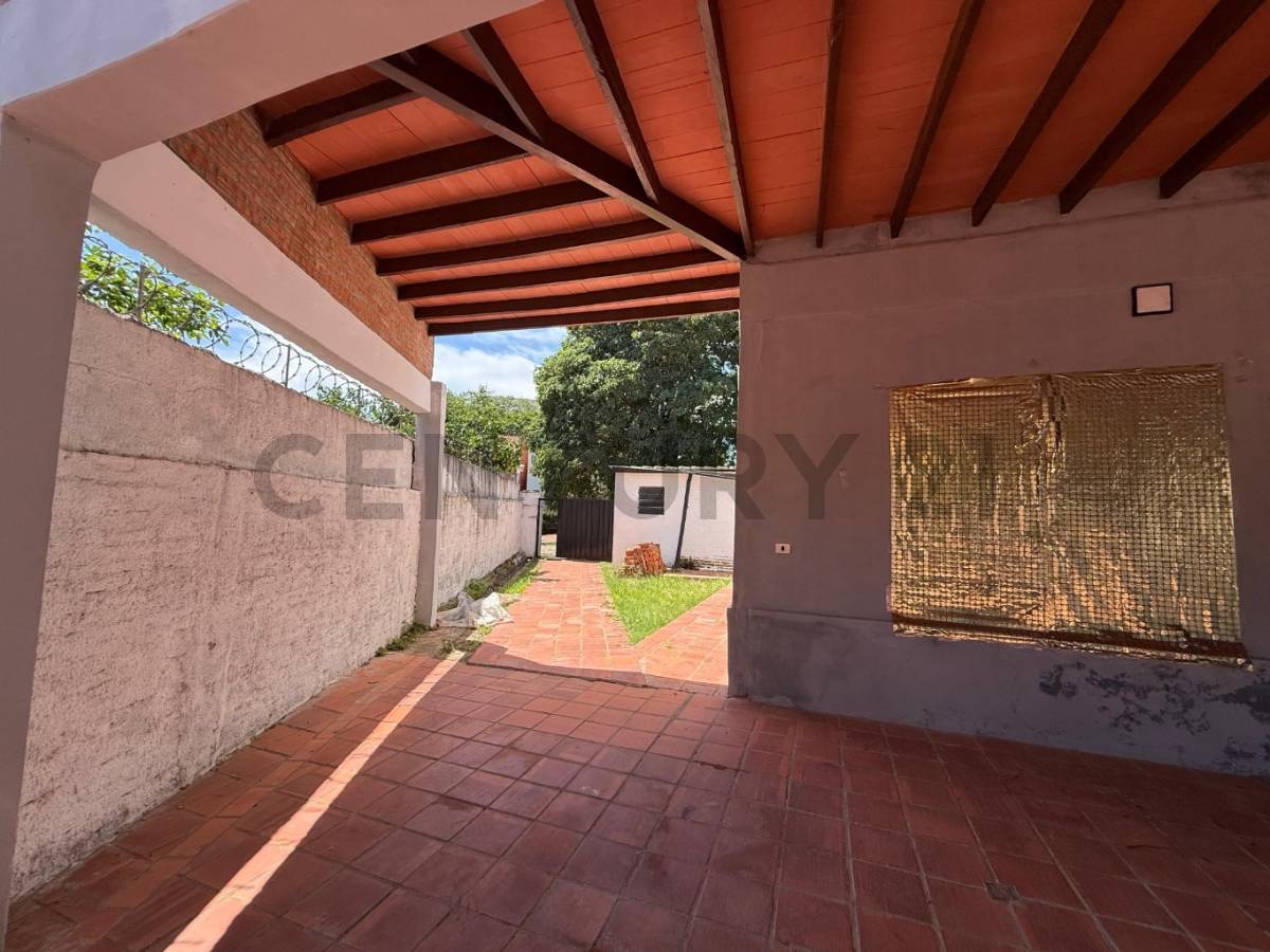 Casa Duplex en venta – Barrio Golondrinas, Loma Pytã - 14