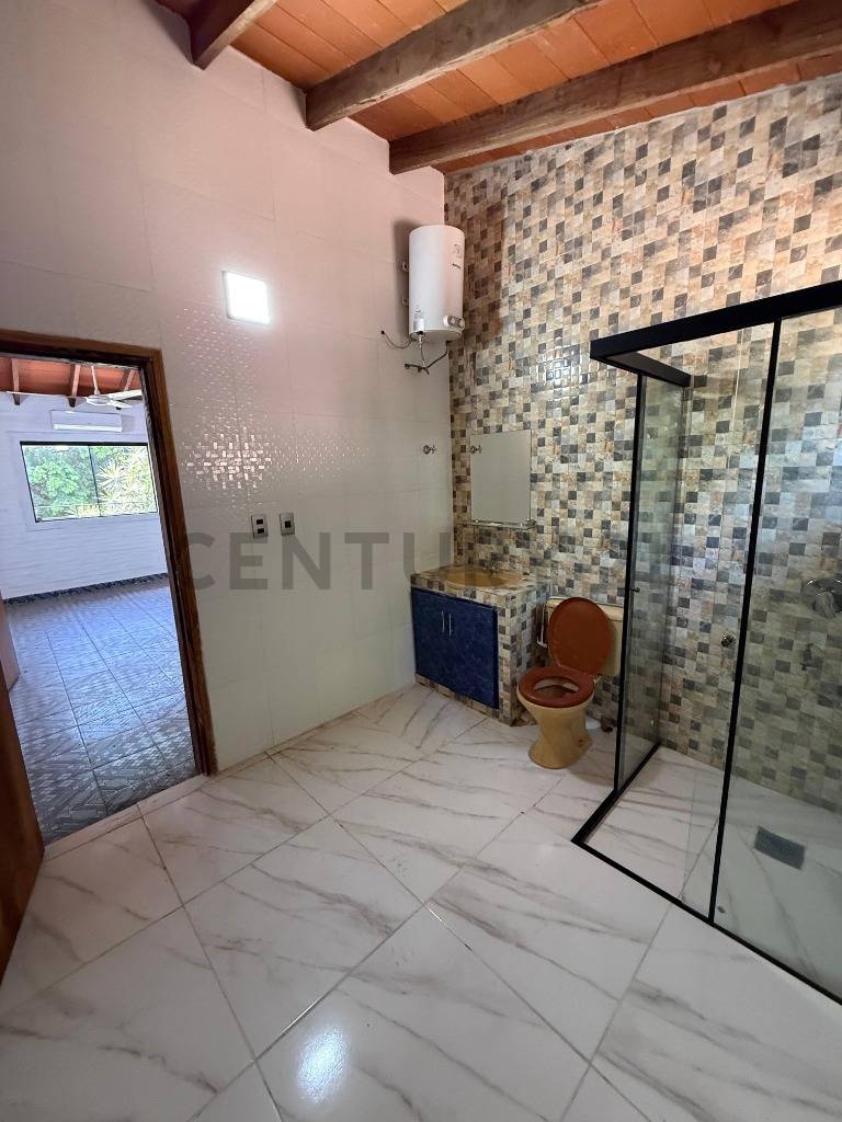 Casa Duplex en venta – Barrio Golondrinas, Loma Pytã - 18