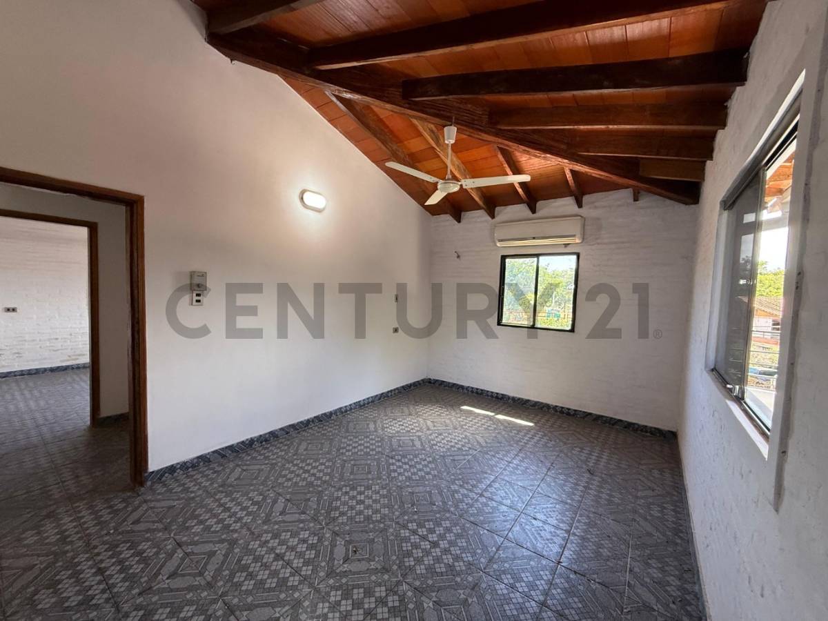 Casa Duplex en venta – Barrio Golondrinas, Loma Pytã - 19