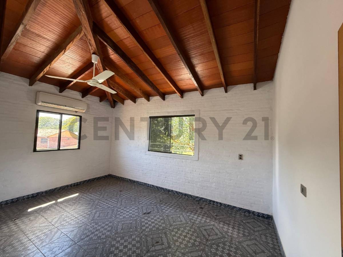 Casa Duplex en venta – Barrio Golondrinas, Loma Pytã - 21