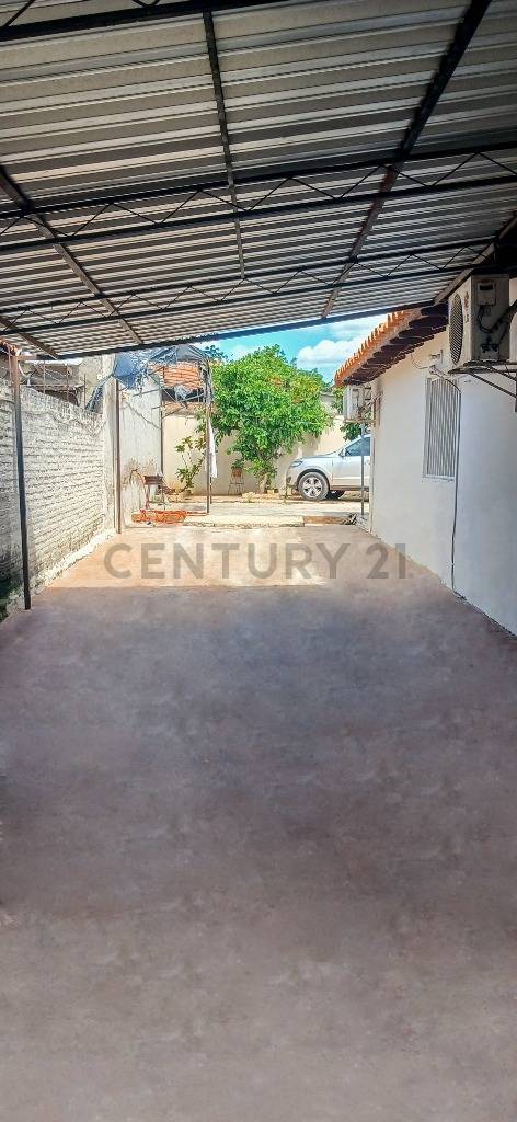 En venta casa en Loma Pyta - imagen 2