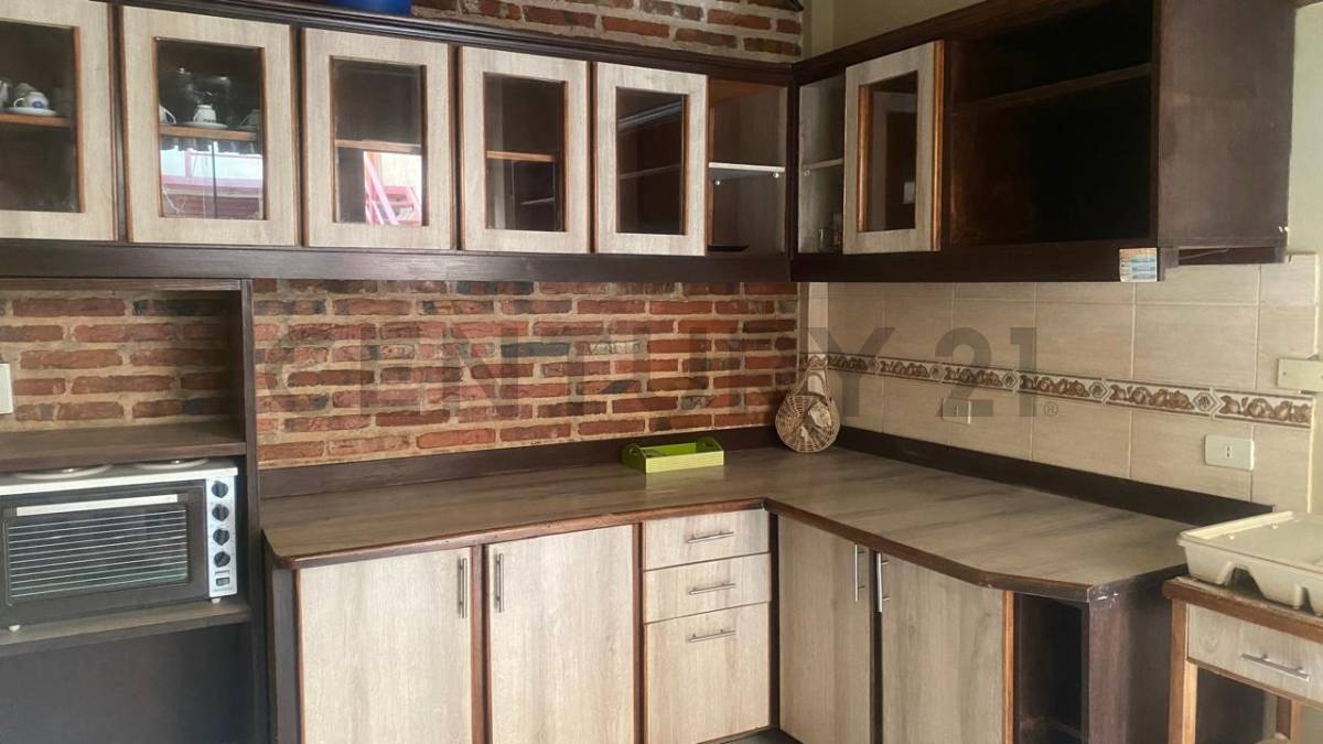 VENDO CASA EN ESQUINA EN EXCELENTE UBICACION - imagen 7