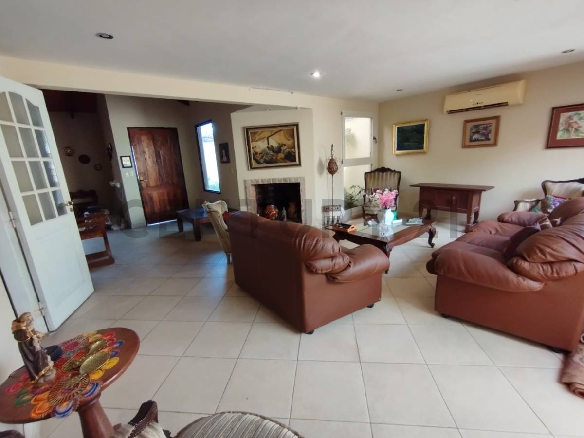 VENDO CASA EN ESQUINA EN EXCELENTE UBICACION - imagen 10